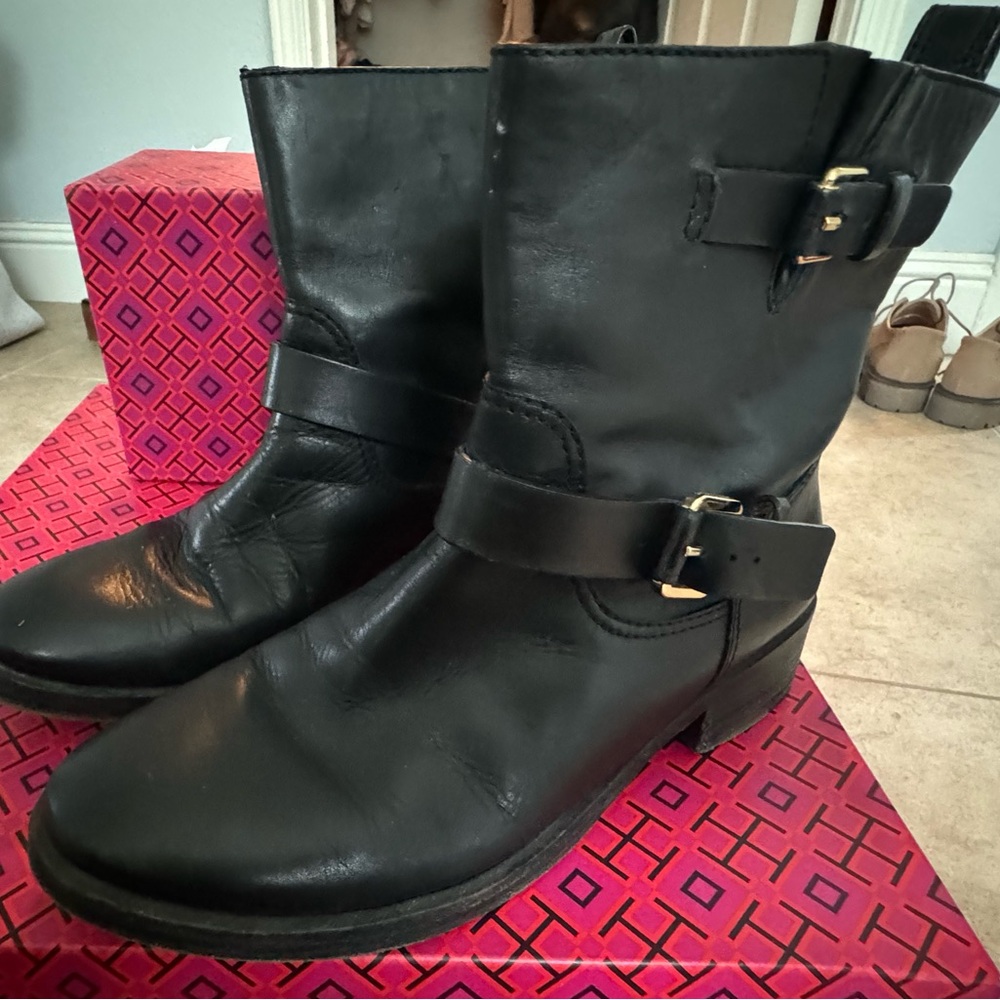 Tory Burch Bennie Bootie Size 8.5